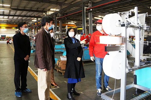 青浦区政协主席李华桂等辅导光临上9集团调研