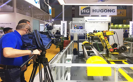 第二届进博会俄罗斯国度电视台拍摄J9集团意大利CEA展位