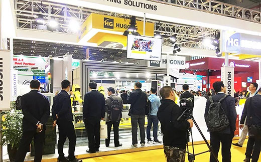 上海东方传媒第一财经拍摄J9集团意大利CEA展位